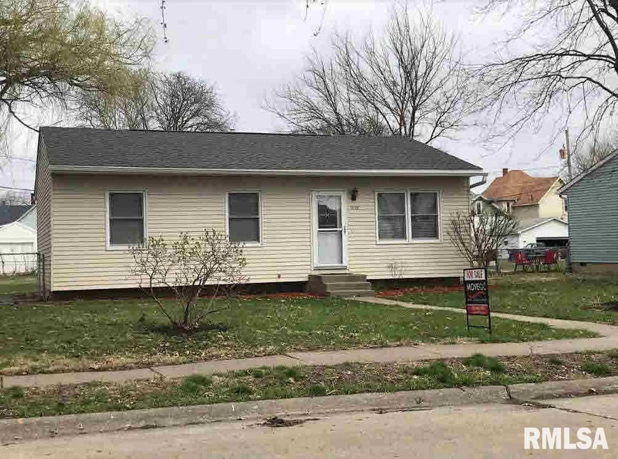 1028 W 13th St, Davenport, IA 52804 - photo 1