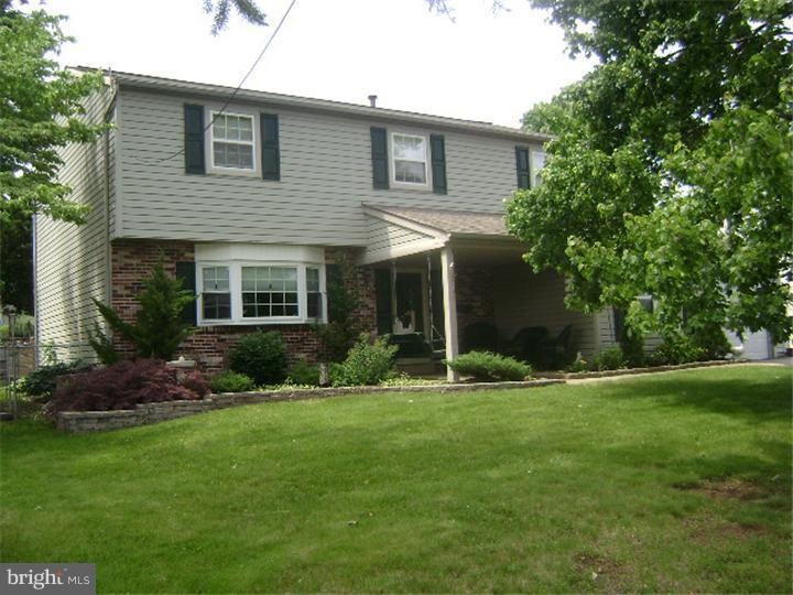 528 Brook Ln, Warminster, PA 18974 - photo 1