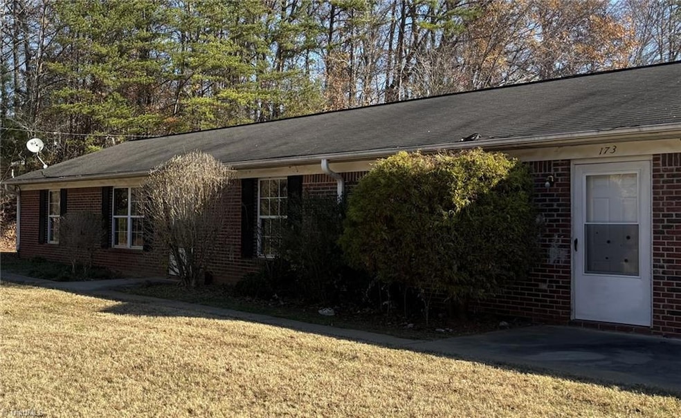 173 Elvernia Ave, Lexington, NC 27292 - photo 1