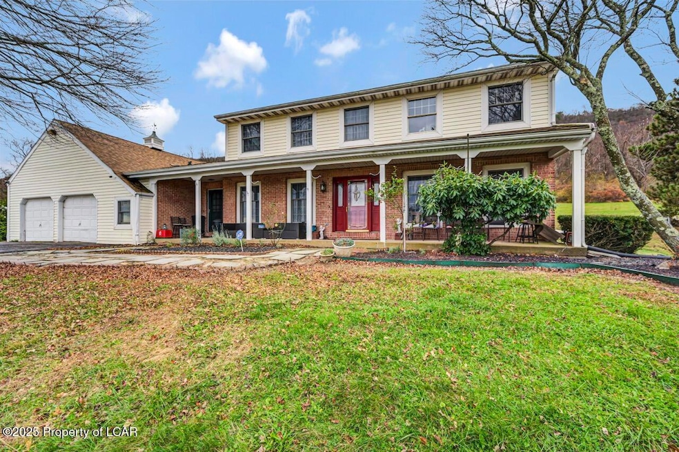 640 W Foothills Dr, Sugarloaf, PA 18249 - photo 1