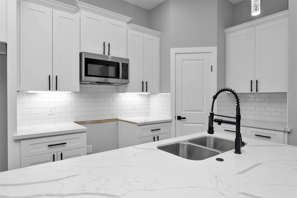 6918 Dumble St unit B, Houston, TX 77021 - photo 1