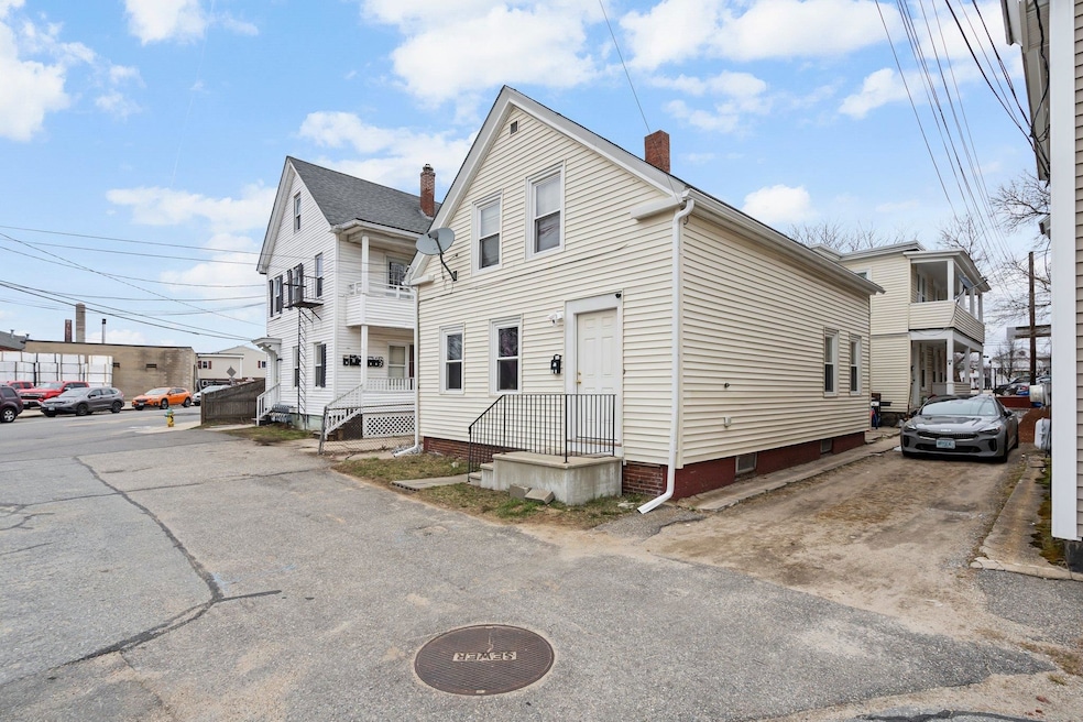 32 Willow St, Nashua, NH 03060 - photo 1