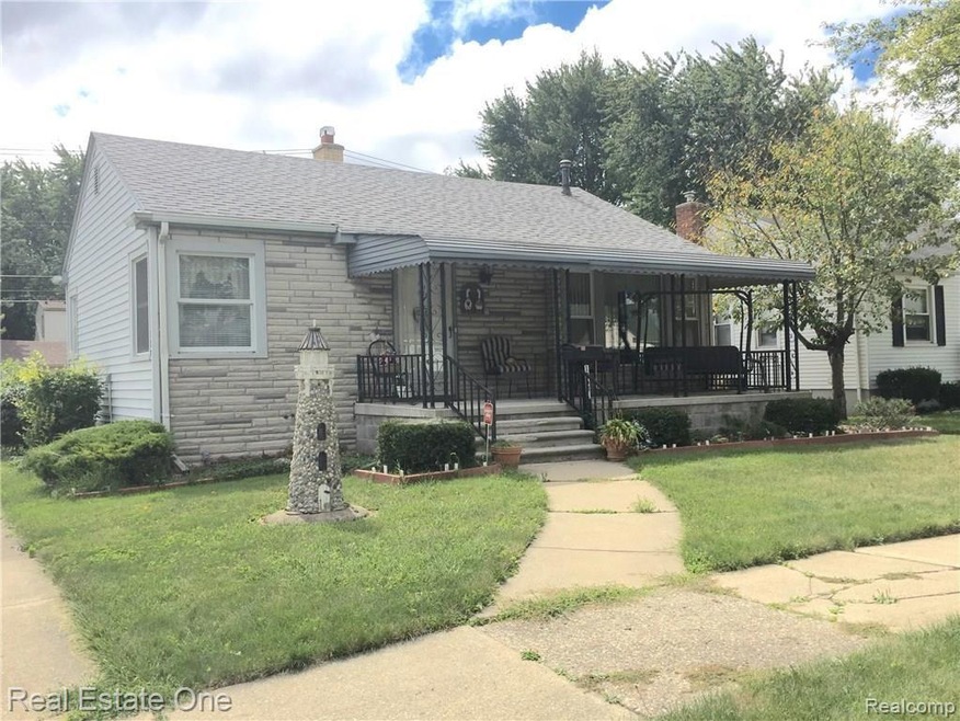 FRONT OF THE HOUSE