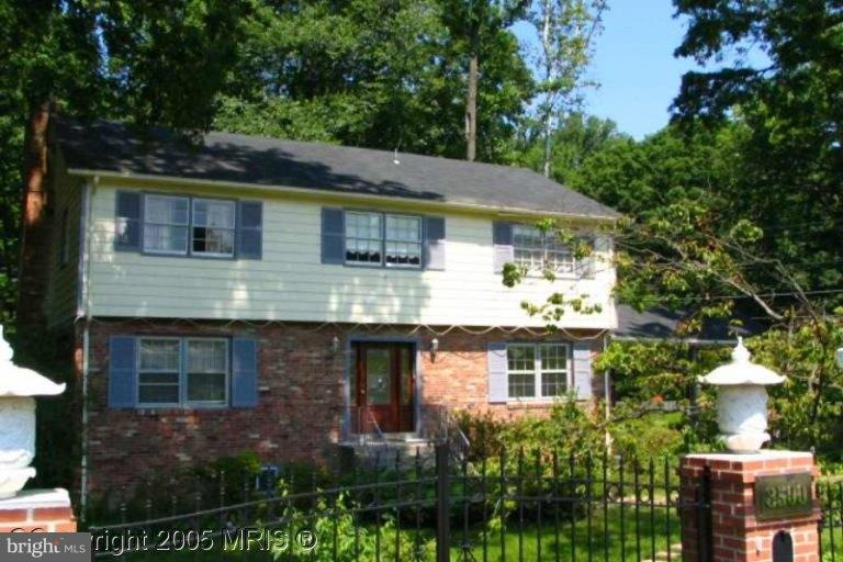 3500 Sleepy Hollow Rd, Falls Church, VA 22044 - photo 1