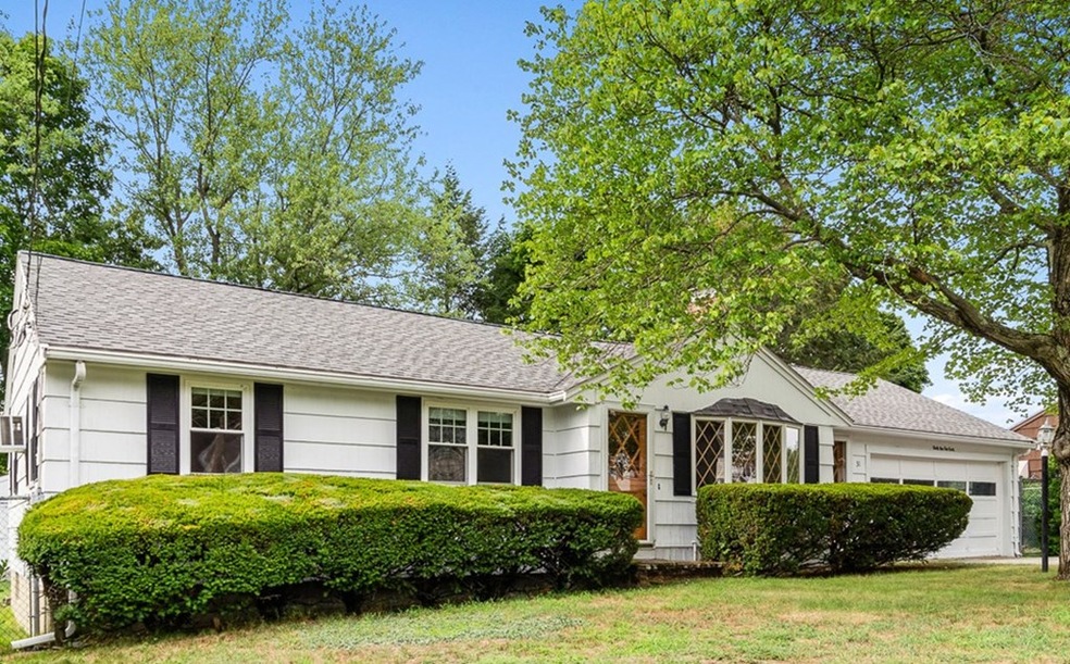 31 Day Cir, Woburn, MA 01801 - photo 1