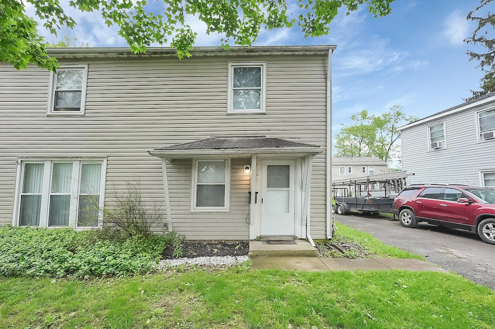 701 Valerie Ln unit 703, Columbus, OH 43213 - photo 1