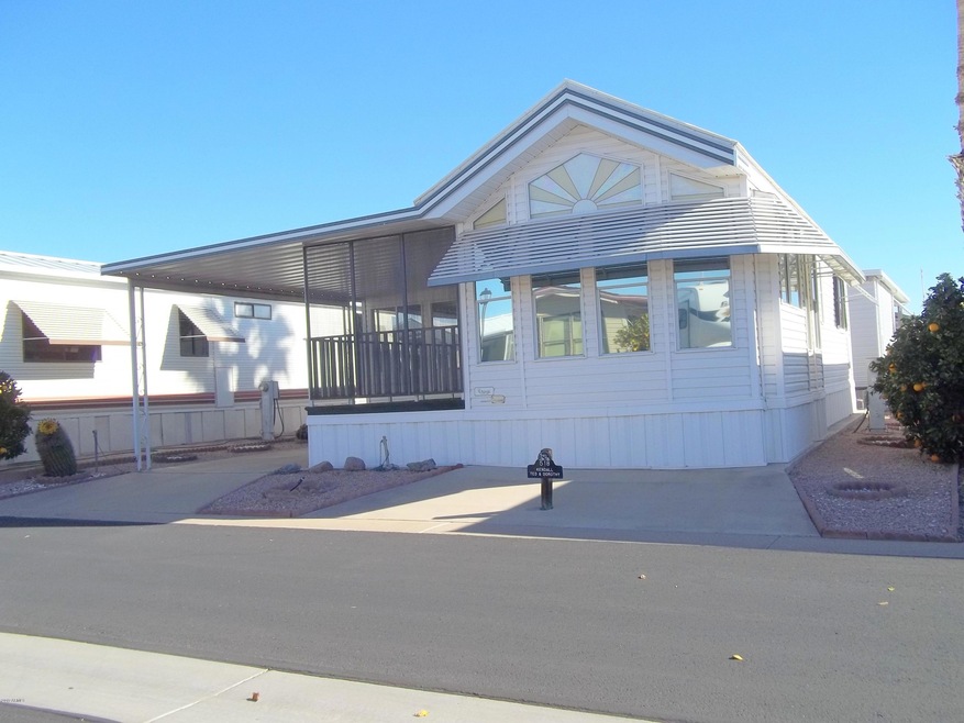 518 Maxwell - Front