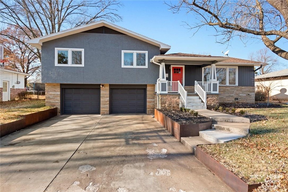 329 Crestview Dr, Bentonville, AR 72712 - photo 1