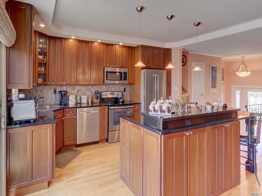 2890 Sylvan Ct, Oceanside, NY 11572 - photo 1