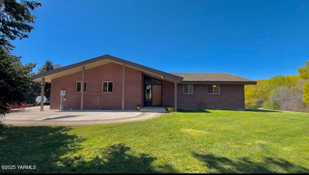 For Sale $699,000 • Co-Listing Agent