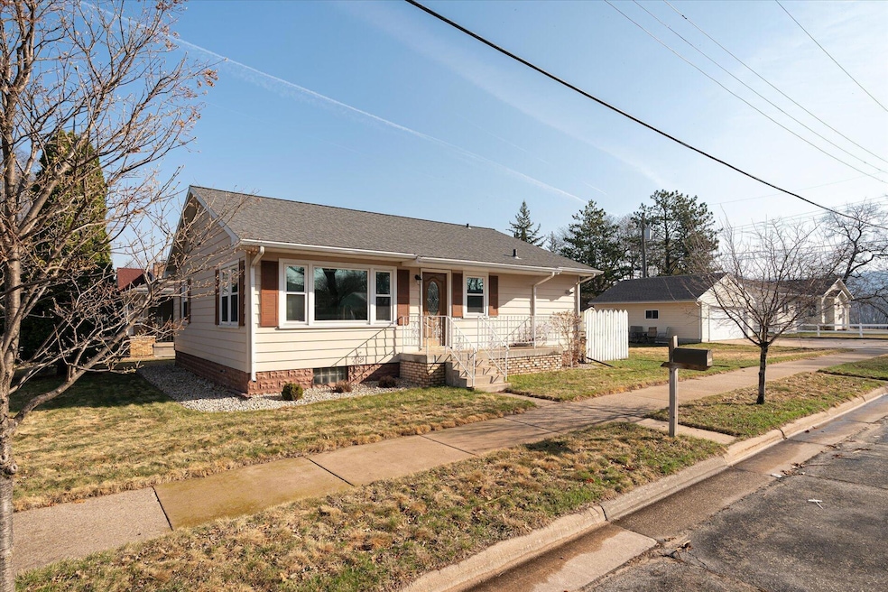 1707 St Andrew St