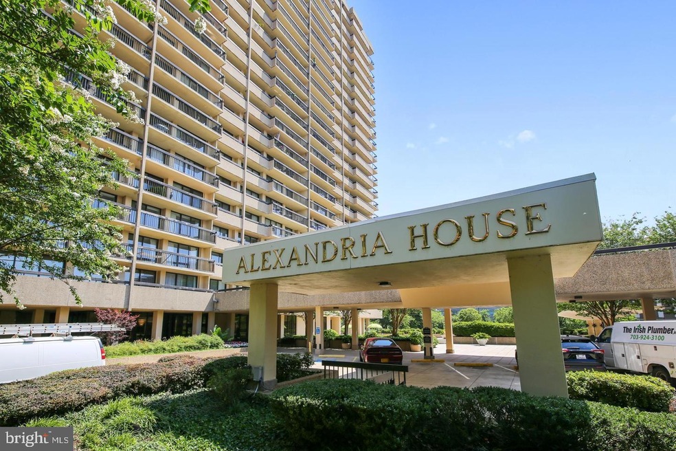 Alexandria House unit 1110, Alexandria, VA 22314 - photo 1