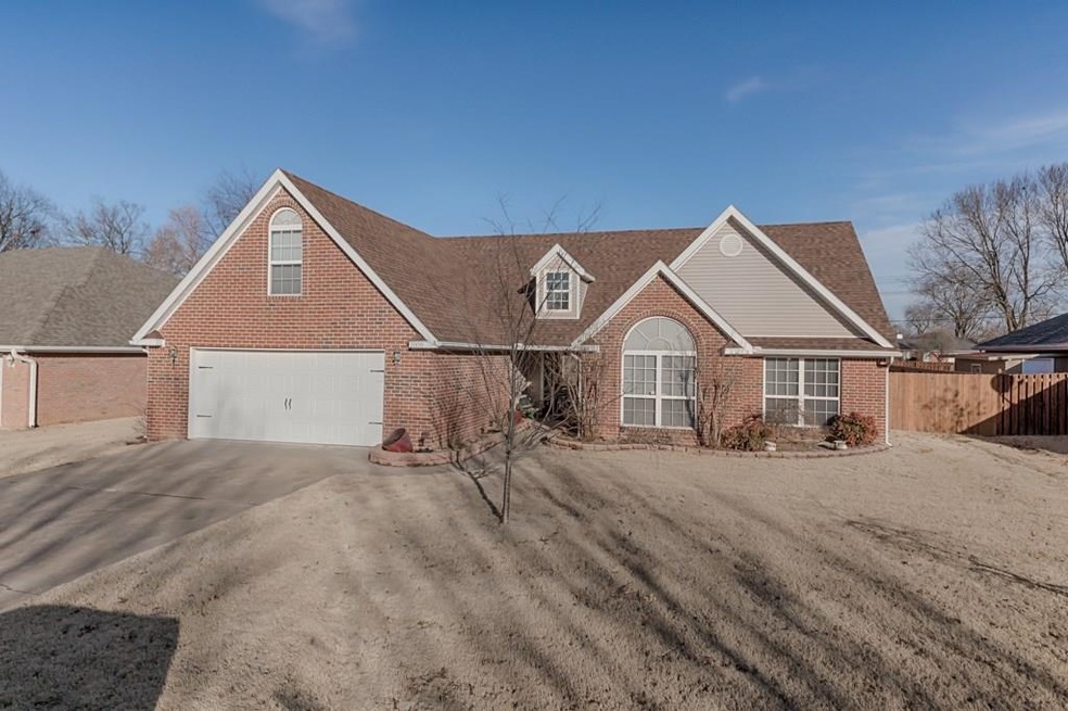 1009 N Mallard Ln, Rogers, AR 72756 - photo 1