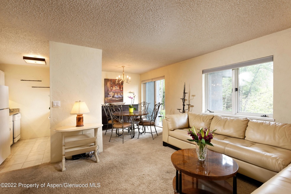 425ParkCir429a_HiRes220713008