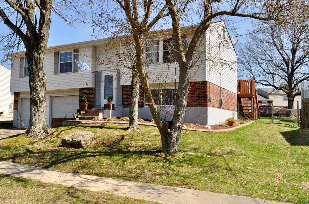 8211 Pennsylvania Run Rd, Louisville, KY 40228 - photo 1