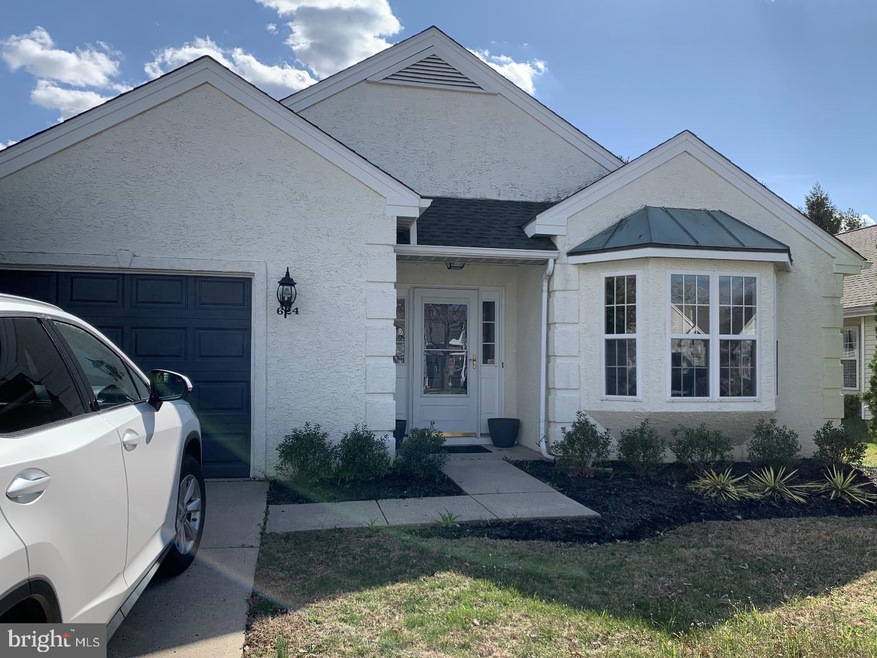 624 Cascade Dr S, Mount Laurel, NJ 08054 - photo 1