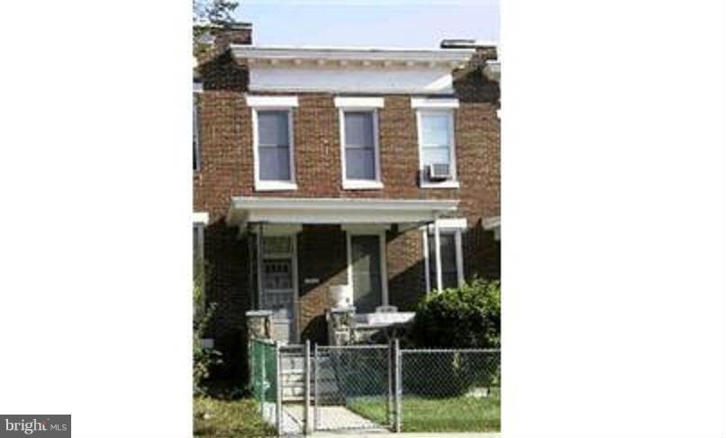 1602 Chilton St, Baltimore, MD 21218 - photo 1