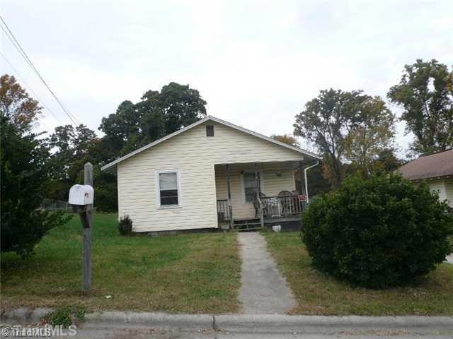 216 Lytle St, Reidsville, NC 27320 - photo 1