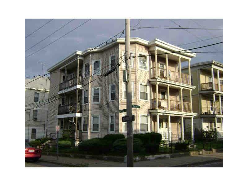 72 Lonsdale Ave, Pawtucket, RI 02860 - photo 1