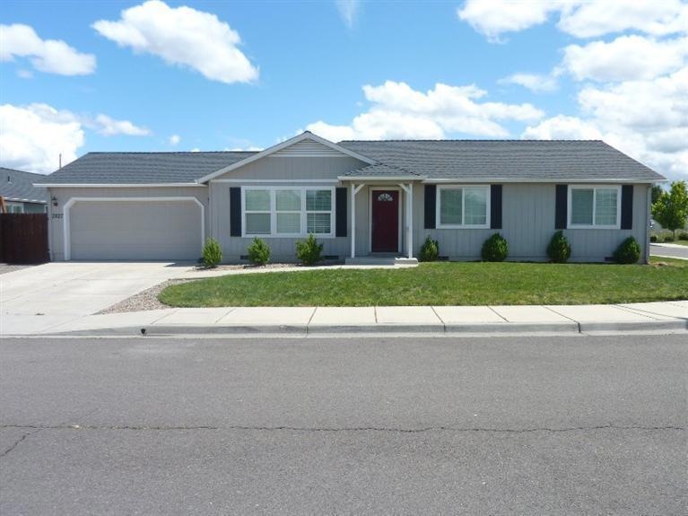 3827 Valley Meadows Dr, White City, OR 97503 - photo 1