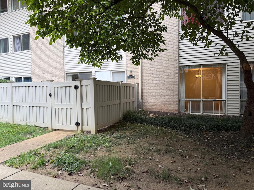134 Birch St unit A4, Falls Church, VA 22046 - photo 1