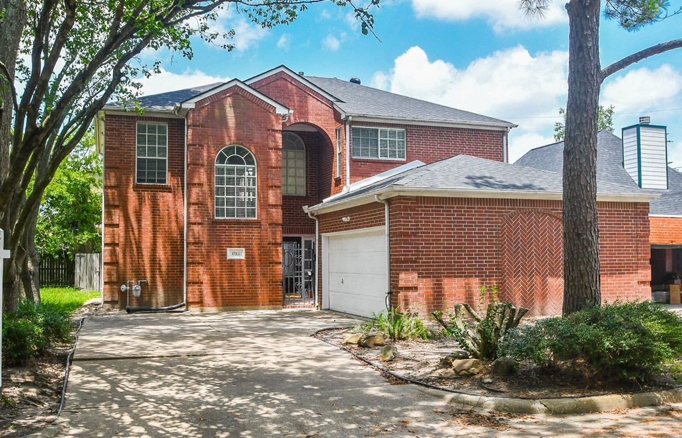 1723 Gingerleaf Ln, Houston, TX 77055 - photo 1