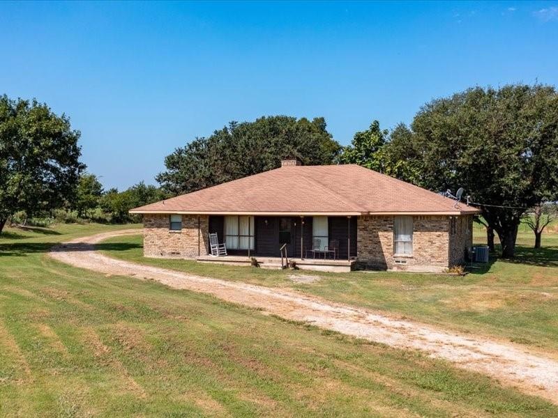 1224 Oil Field Rd, Ennis, TX 75119 - photo 1