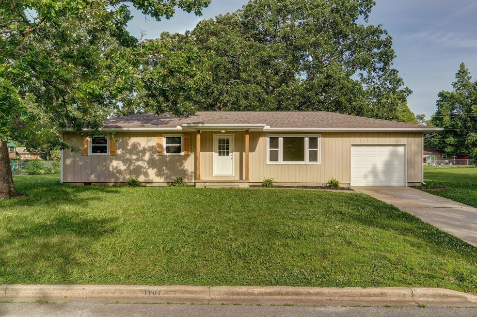 1107 Oak Ridge Dr-1