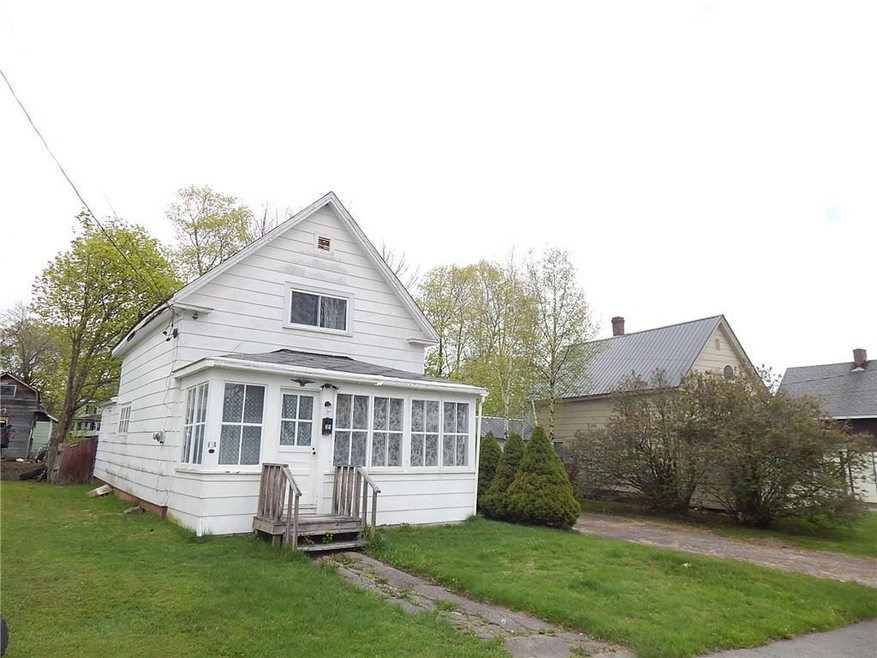 Maine Country Home for Sale in East...