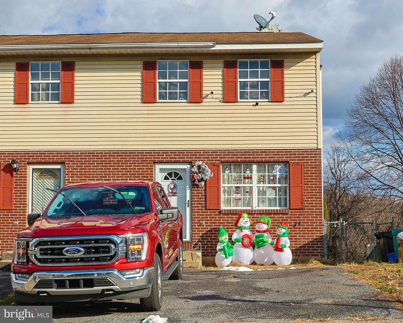 703 S Armour St, Allentown, PA 18103 - photo 1