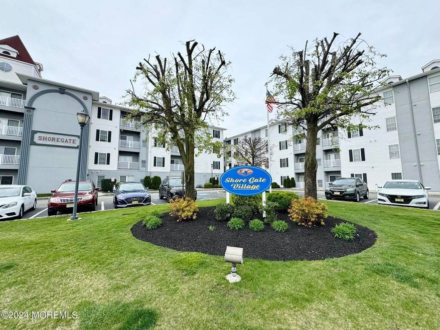 Shore Gate Village Grand Condominium unit 319, South Amboy, NJ 08879 - photo 1