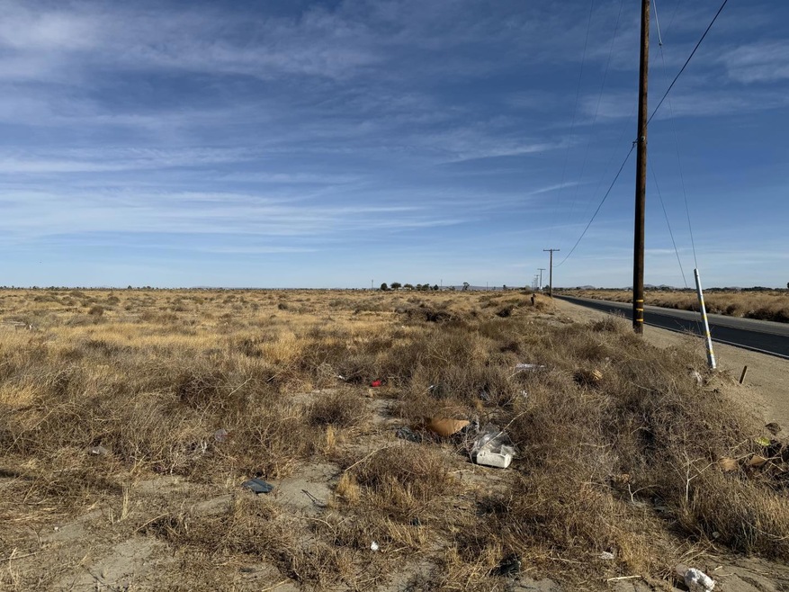 0 unit ML81989379, Lancaster, CA 93535 - photo 1