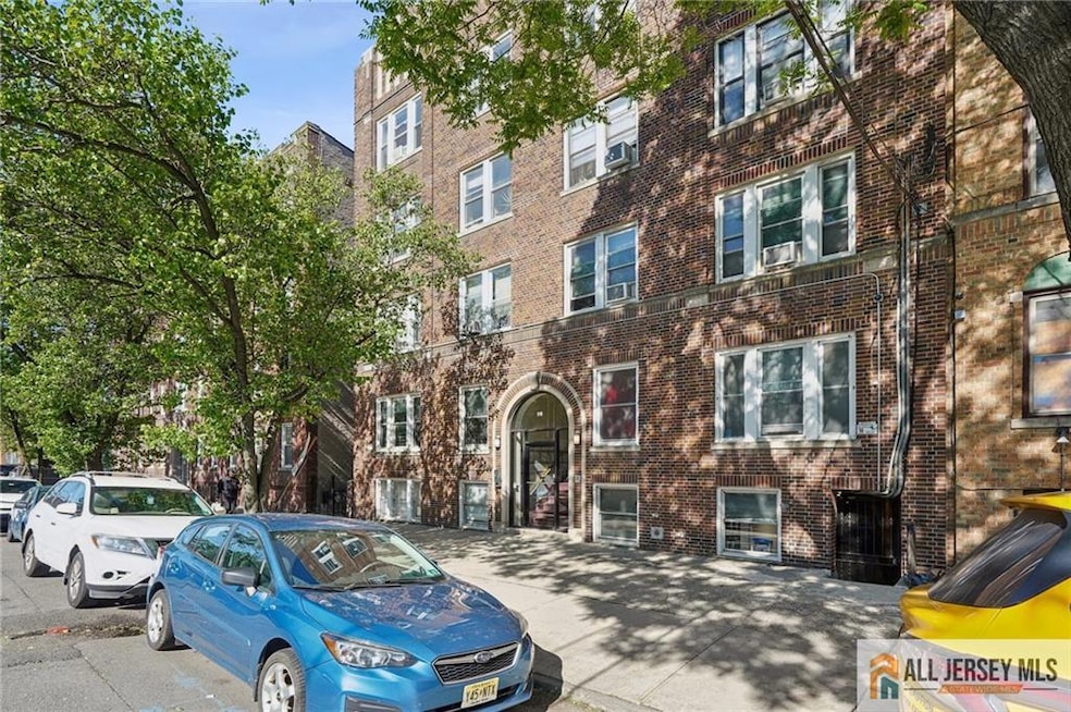 Under Contract $220,000
