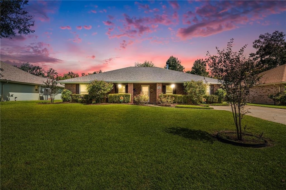 Virtual Twilight Shot of 305 Devon