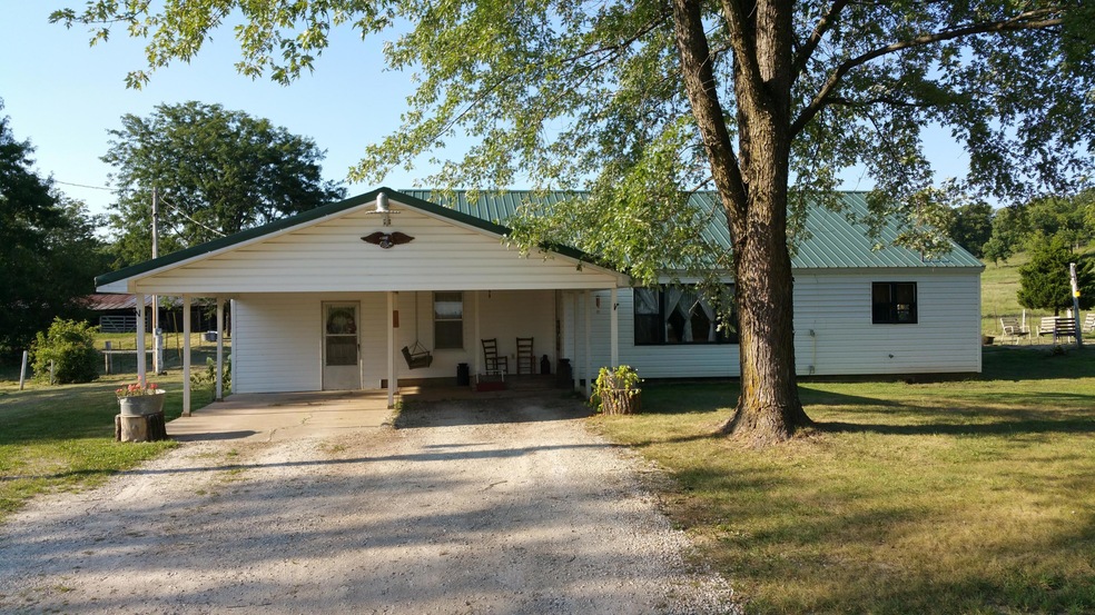 823 E 430th Rd, Bolivar, MO 65613 - photo 1