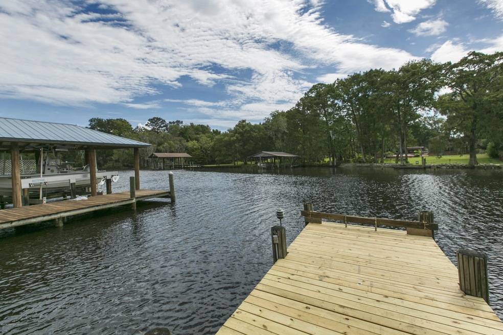 5526 Mariners Cove Dr, Jacksonville, FL 32210 - photo 1