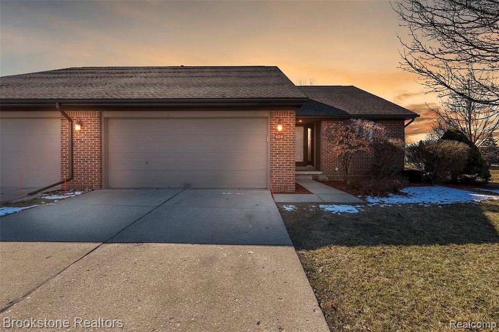 45741-Meadows-Circle-Macomb-MI-48044-Windowstill-R