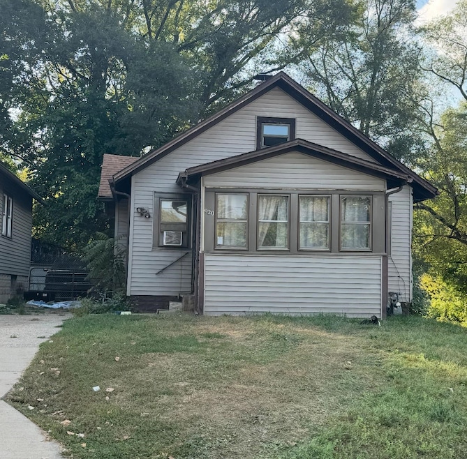 920 N Day Ave, Rockford, IL 61101 - photo 1