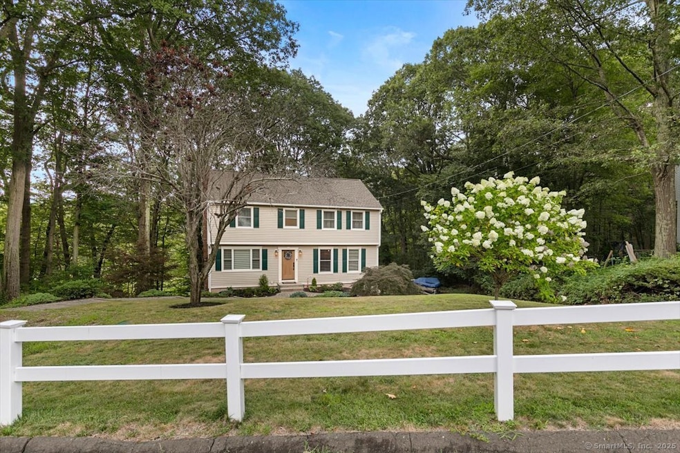 201 Bear Path Rd, Hamden, CT 06514 - photo 1