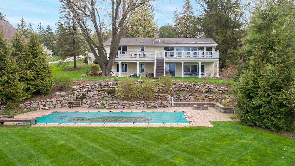 6039 Artist Bay Rd, West Bend, WI 53095 - photo 1