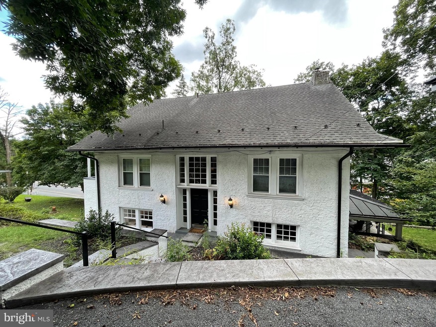 1718 Eckert Ave, Reading, PA 19602 - photo 1