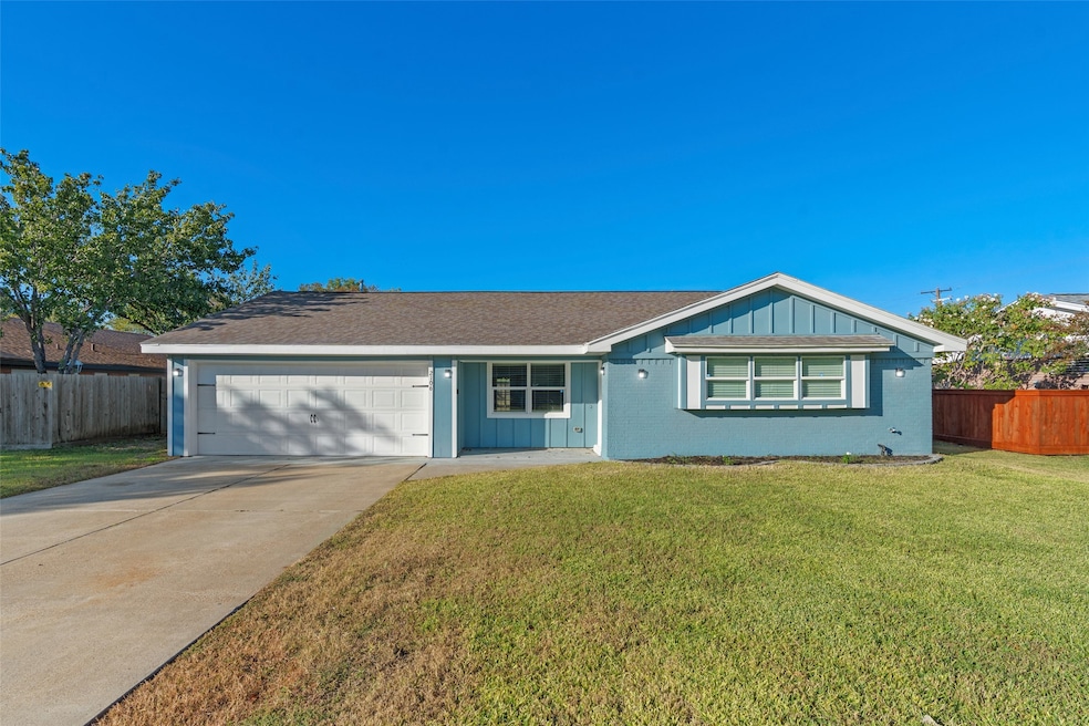2106 22nd Ave N, Texas City, TX 77590 - photo 1