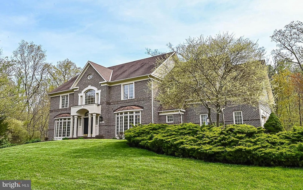 12014 Creekbend Dr, Reston, VA 20194 - photo 1