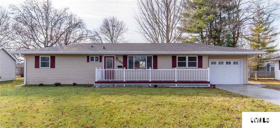 185 Half Moon St, Lincoln, IL 62656 - photo 1