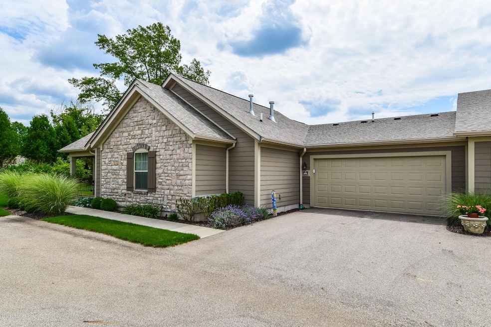 002-photo-front-view-6104972