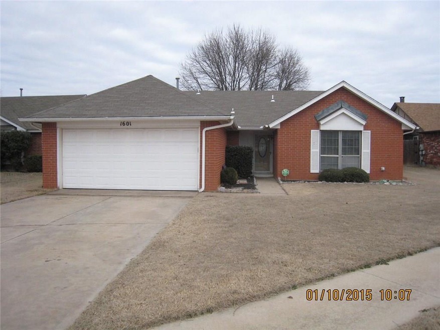 1601 NE 8th St, Moore, OK 73160 - photo 1
