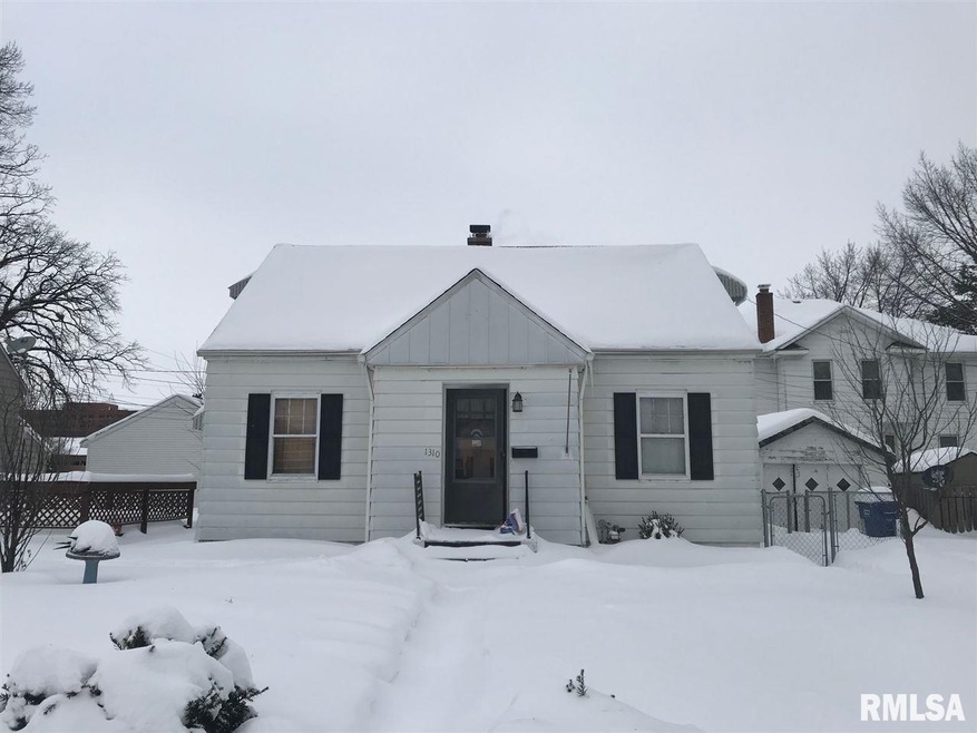 1310 W High St, Davenport, IA 52804 - photo 1