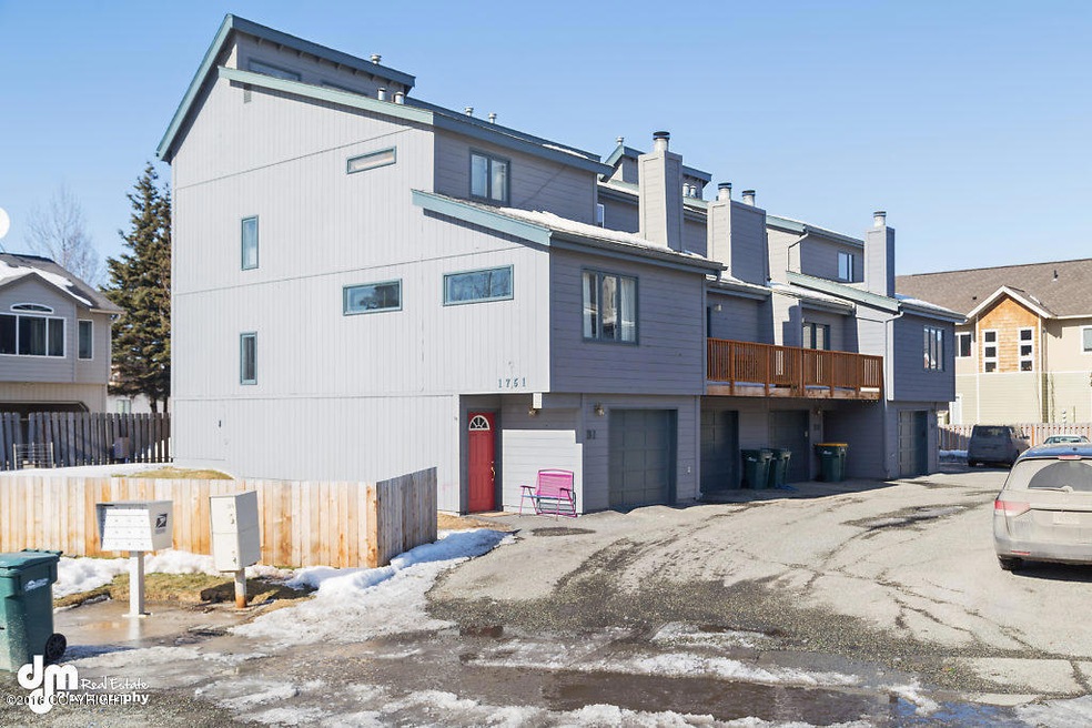 Exterior 4910-SMALL