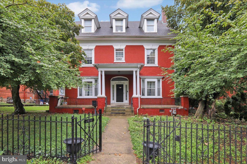 1516 Mineral Spring Rd, Reading, PA 19602 - photo 1