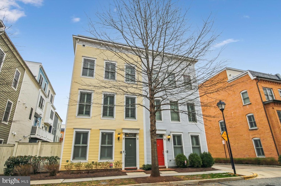 821 Parker Gray School Way, Alexandria, VA 22314 - photo 1